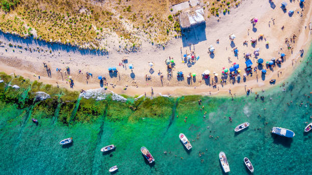 jaziret el araneb (rabbit island) areal widok na góry , liban - tripoli zdjęcia i obrazy z banku zdjęć