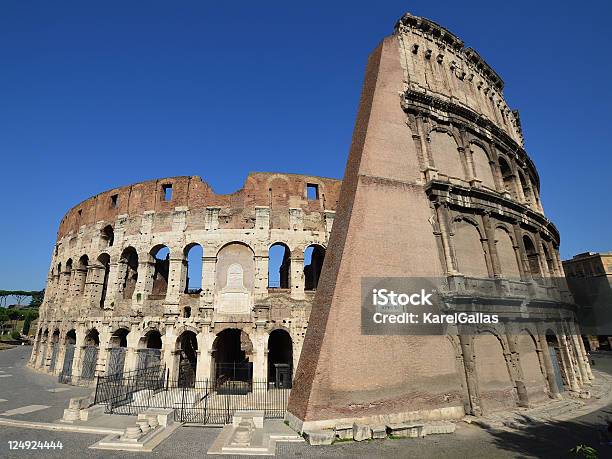 Photo libre de droit de Colisée Rome banque d'images et plus d'images libres de droit de Amphithéâtre - Amphithéâtre, Architecture, Bleu