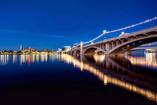 Mill Street Bridge over Tempe Town Lake Mill Street Bridge over Tempe Town Lake near Phoenix, Arizona tempe arizona stock pictures, royalty-free photos & images