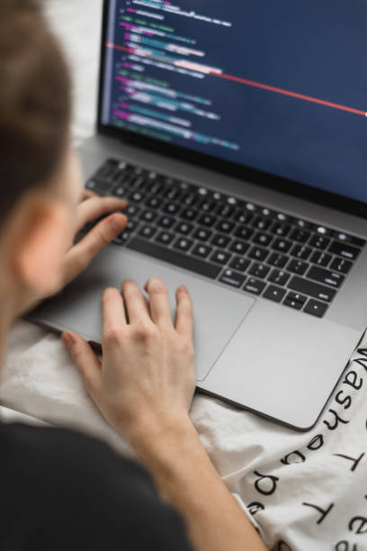 2,400+ Programmer Vertical Screen Stock Photos, Pictures & Royalty-Free ...