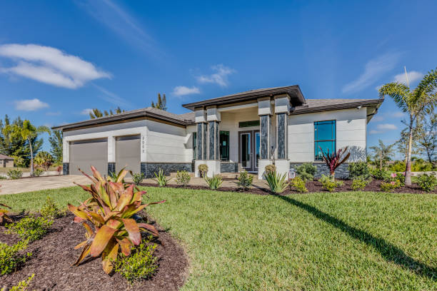 istock Contemporary newly built luxury home 1249278383