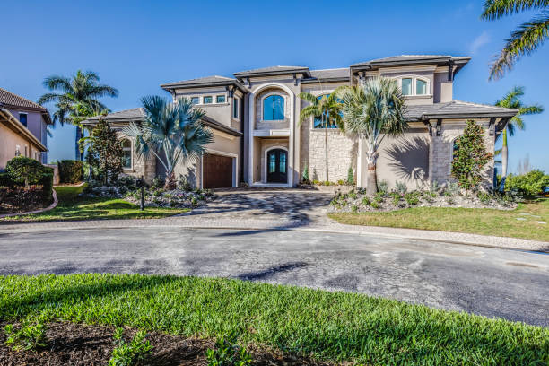 istock Large two story spanish style home 1249289900