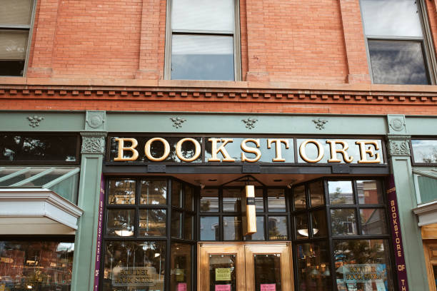 Springtime at Pearl Street Mall in Boulder Boulder, Colorado - May 27th, 2020:  Entrance to Boulder Bookstore on Pearl Street Mall in Boulder County local products stock pictures, royalty-free photos & images