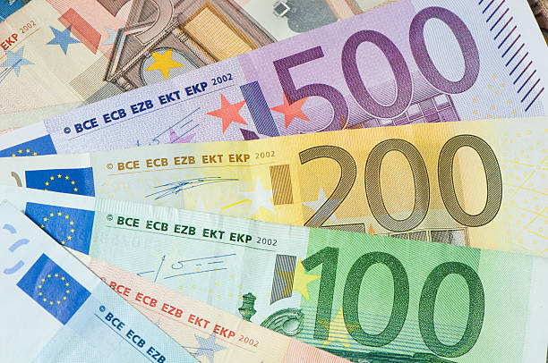 istock EU banknotes, 100, 200, 500 Euro bills, close-up 124936021