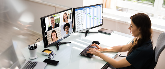 Llamada de aprendizaje de videoconferencia en línea photo