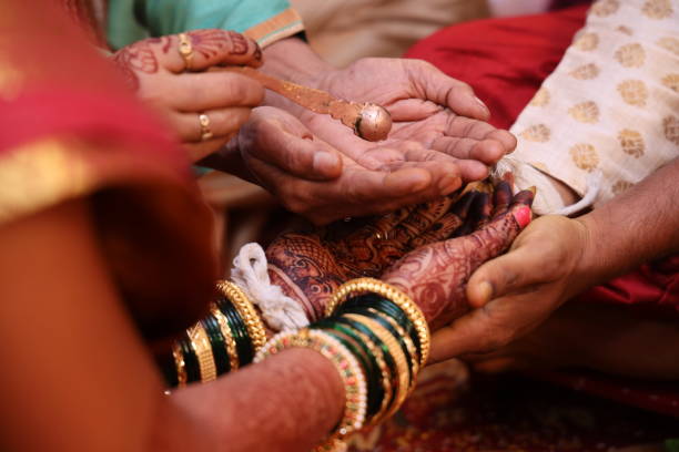 istock Indian Marathi Traditional Wedding Photos 1249390452