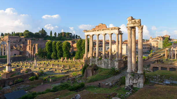 древние руины храма на римском форуме, рим, италия - collage monument ancient italy стоковые фото и изображения