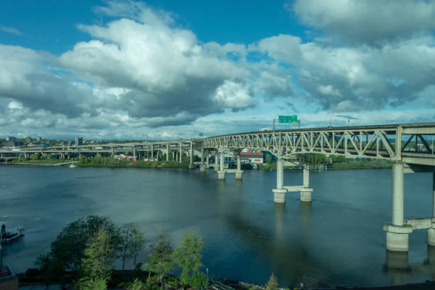 istock Portland city freeway 1249421166