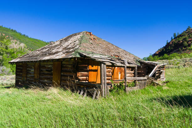 istock Old West Homestead Cabin 1249456576