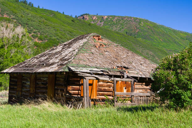 istock Old West Homestead Cabin 1249456664