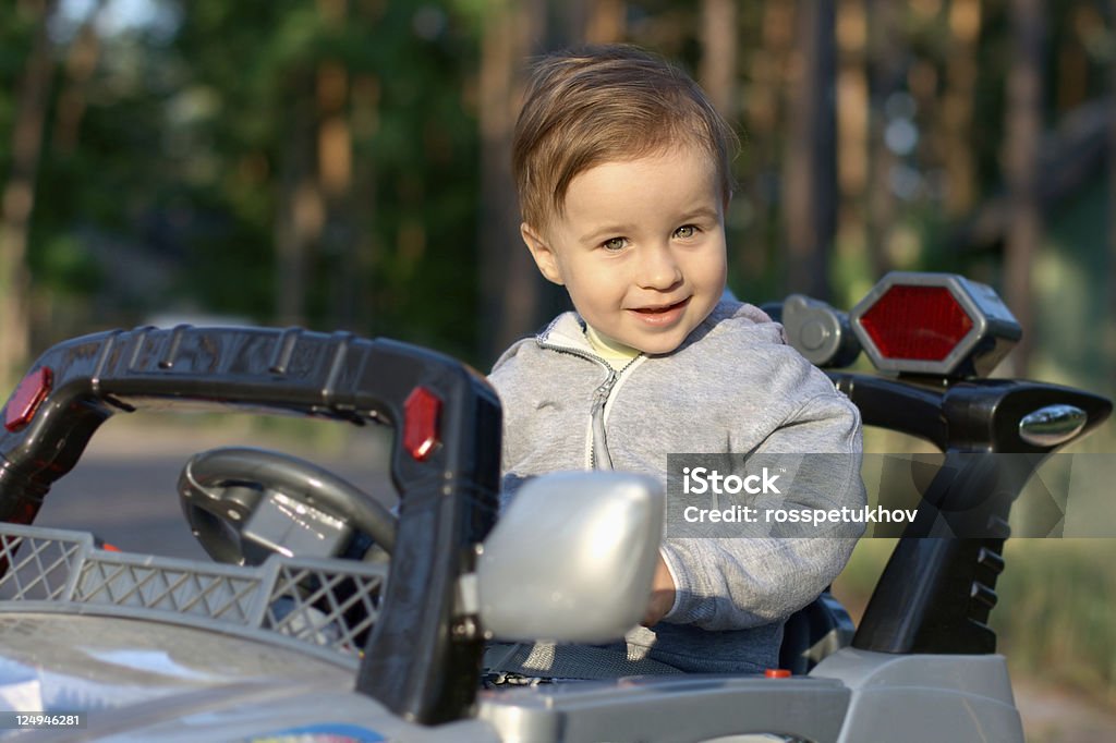 Souriant bébé dans une voiture - Photo de Activité libre de droits