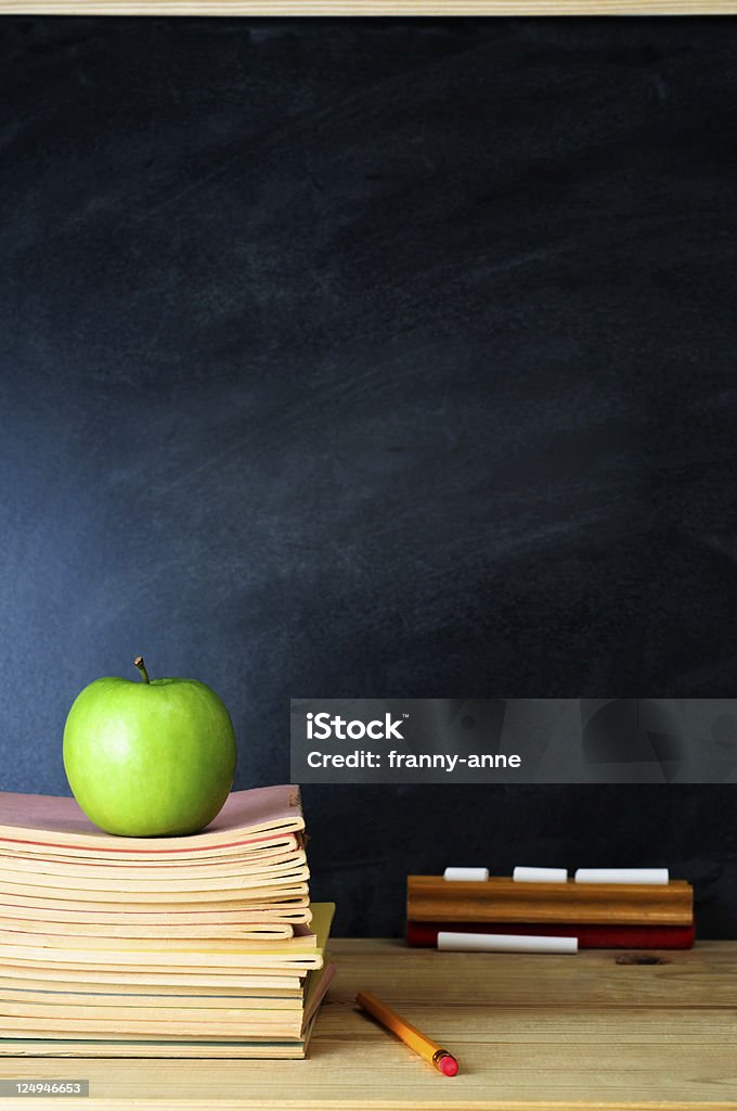 Enseignants et tableau du bureau - Photo de Couleur verte libre de droits