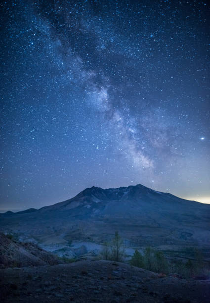 istock Mount St. Helens Sunset Sky Stars Milkway 1249588915