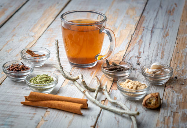 kadha o bebida medicinal casera para aumentar la inmunidad - infusión té bebida fotografías e imágenes de stock