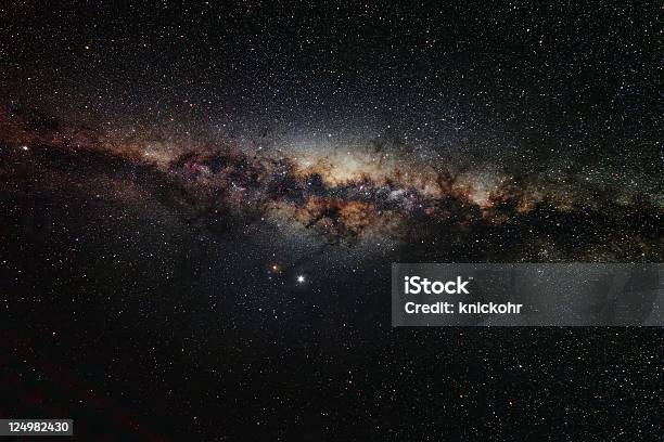 La Via Lattea - Fotografie stock e altre immagini di La Via Lattea - La Via Lattea, A forma di stella, Affollato