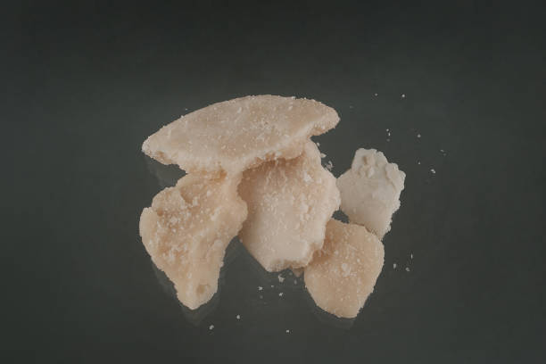 istock Crack cocaine street dosage 1249842445