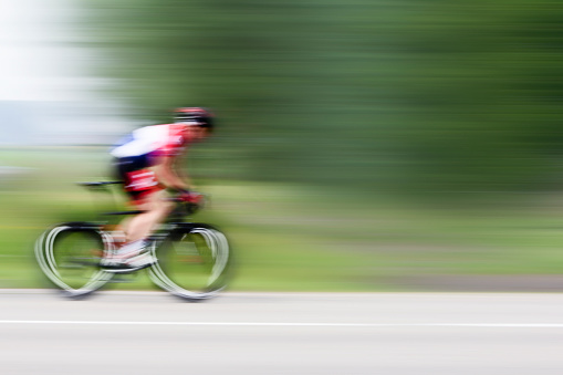 accelerating cyclist