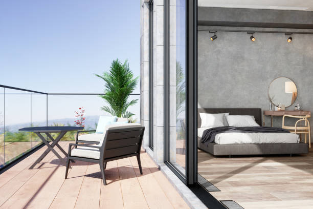 hotel schlafzimmer und balkon mit meerblick - hotel room contemporary summer sea stock-fotos und bilder