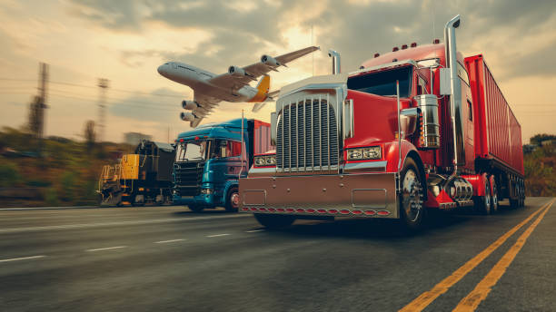 transport et logistique du porte-conteneurs et de l’avion cargo. - semi truck truck highway red photos et images de collection