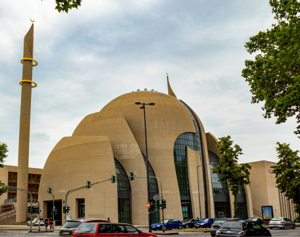 mosque in cologne ehrenfeld, cloudy sky - cupola imagens e fotografias de stock
