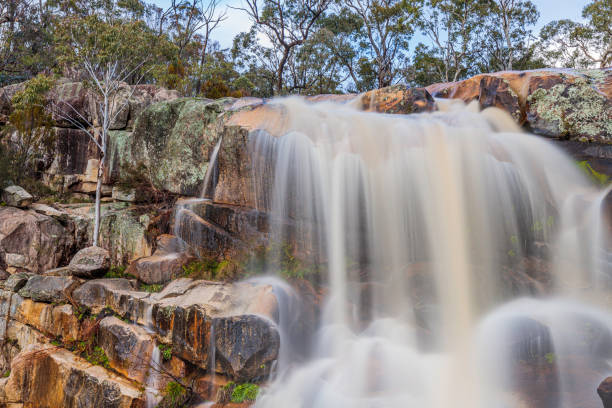 gibraltar falls fließen nach einigem regen - gurgling stock-fotos und bilder