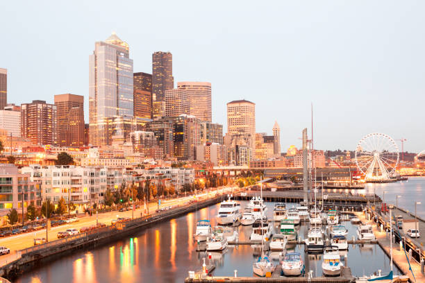 Waterfront overview at downtown Seattle Waterfront overview at downtown Seattle, Washington, United States seattle ferris wheel stock pictures, royalty-free photos & images