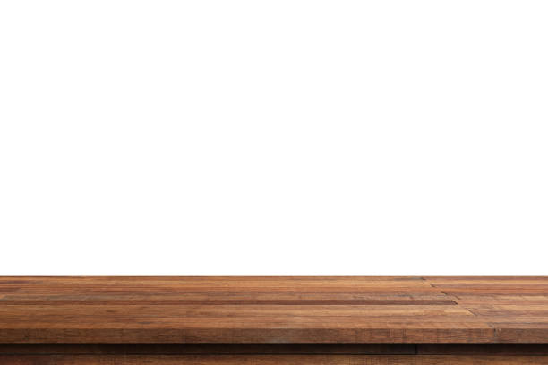 table en bois vide sur le fond blanc d’isolement et montage d’affichage avec l’espace de copie pour le produit. - wood photos et images de collection