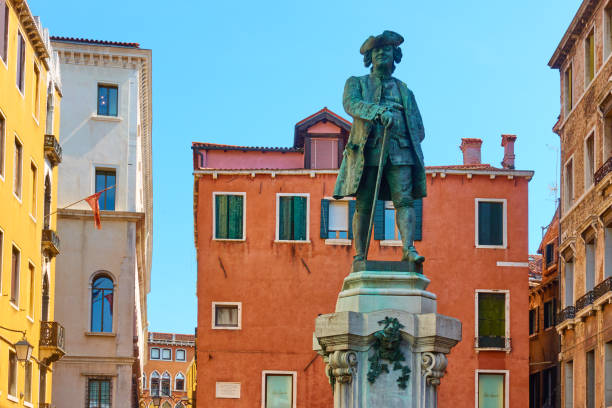 monumento em homenagem a carlo goldoni em veneza - carlo goldoni - fotografias e filmes do acervo