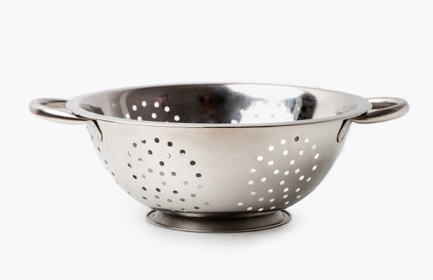 empty silver colander - colander imagens e fotografias de stock