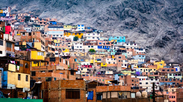 istock Slum buildings in Lima, Peru 1250465189