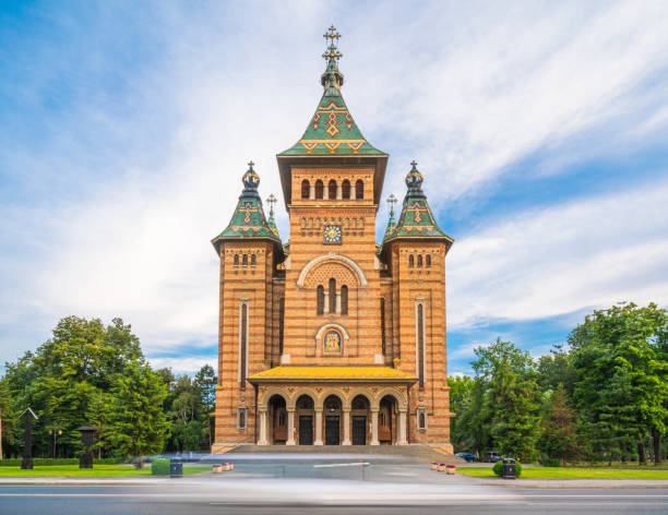 widok na centrum miasta w timisoara w dniu 10 lipca 2020, rumunia. timisoara jest trzecim co do wielkości miastem i popularnym miejscem turystycznym. - timisoara zdjęcia i obrazy z banku zdjęć