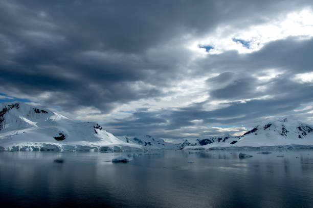 istock Glaciers at Antarctica 1250502296