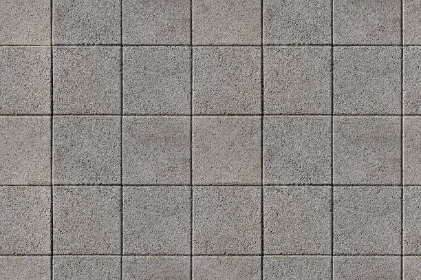 revestimiento con modernos pavimentos texturizados de forma cuadrada. - gray line horizontal outdoors urban scene fotografías e imágenes de stock