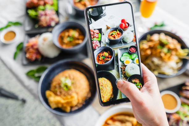 istock Sharing the food moment. 1250567403