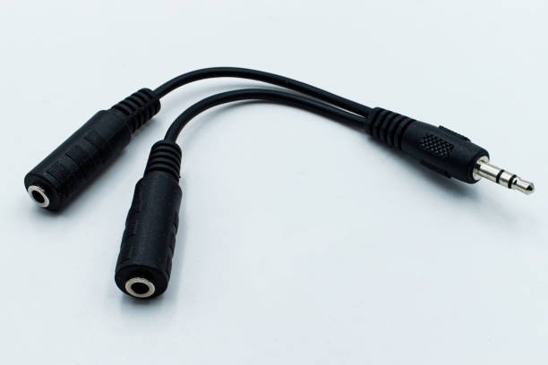 splitter per cavi audio, stereo maschile a due jack audio stereo femmina da 3,5 mm - italian music audio foto e immagini stock