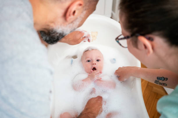 bagno per bambini - bathtub child bathroom baby foto e immagini stock