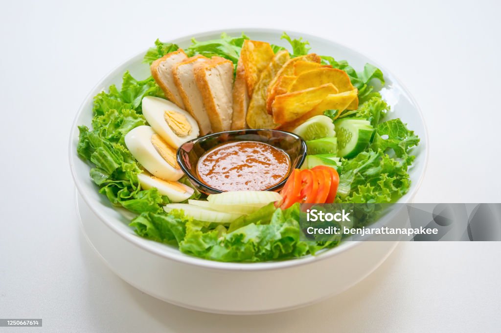 Muslim salad and salad dressing made from roasted peanuts Bean Stock Photo