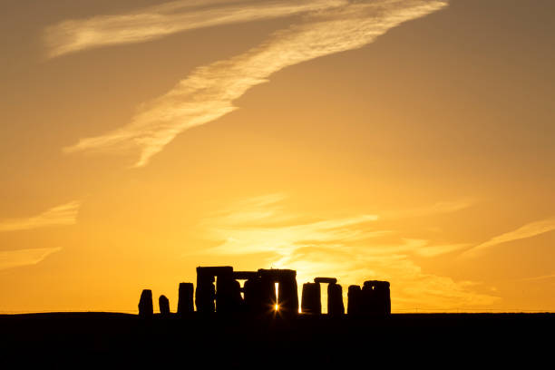 istock Stonehenge summer solstice sunset and sunrise 2018 1250670458