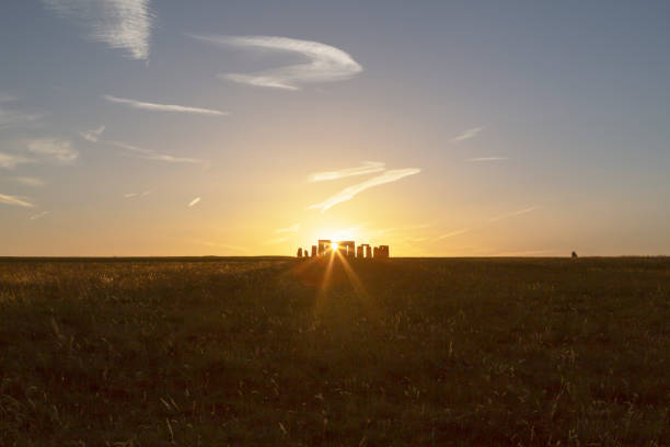 istock Stonehenge summer solstice sunset and sunrise 2018 1250670486