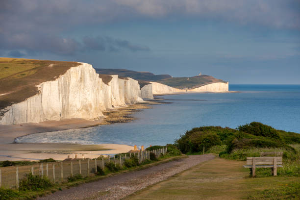 семь сестер клифф - sussex стоковые фото и изображения