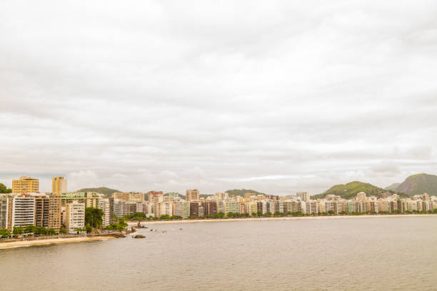 vista geral da paisagem do rio de janeiro, brasil - rio de janeiro guanabara bay residential structure urca - fotografias e filmes do acervo