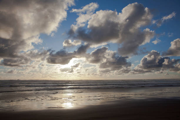 istock Oregon Coast Sunset 16 June 2020 1250708367