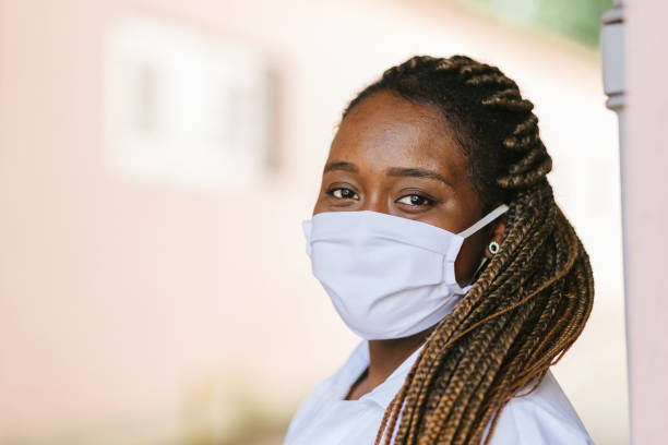 istock Afro nurse wearing N95 mask 1250722589