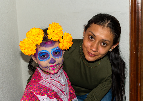 portrait of girl and her mother with makeup of Katrina