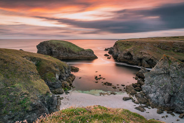 벨 일앙 메르, 브리트니, 프랑스 - beauty in nature cloud rocky coastline rock 뉴스 사진 이미지