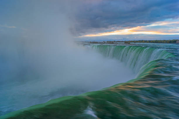 istock Niagara Falls in Morning 1250865053