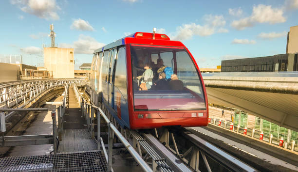 shuttle service driverless train at birmingham international airport - driverless train imagens e fotografias de stock