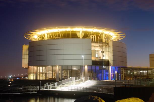 Milwaukee discovery world at night