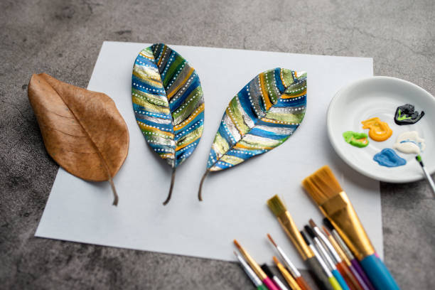 istock Painting leaves craft project 1251070956