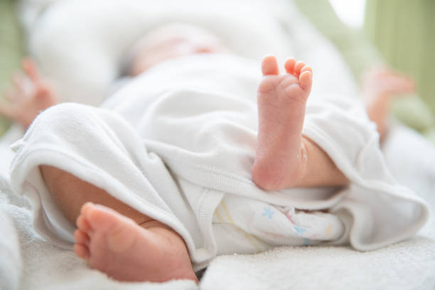 アジアの新生児 - 誕生 ストックフォトと画像